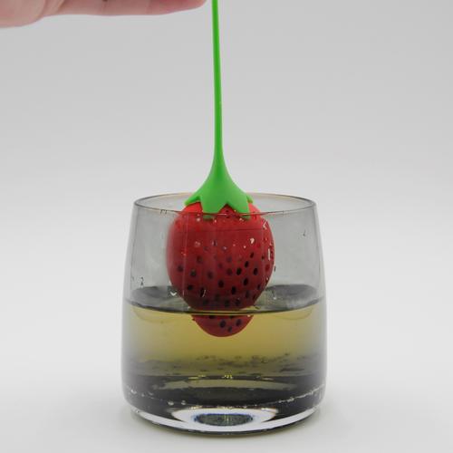 工厂整体销售100% 食品级草莓形状硅胶泡茶器